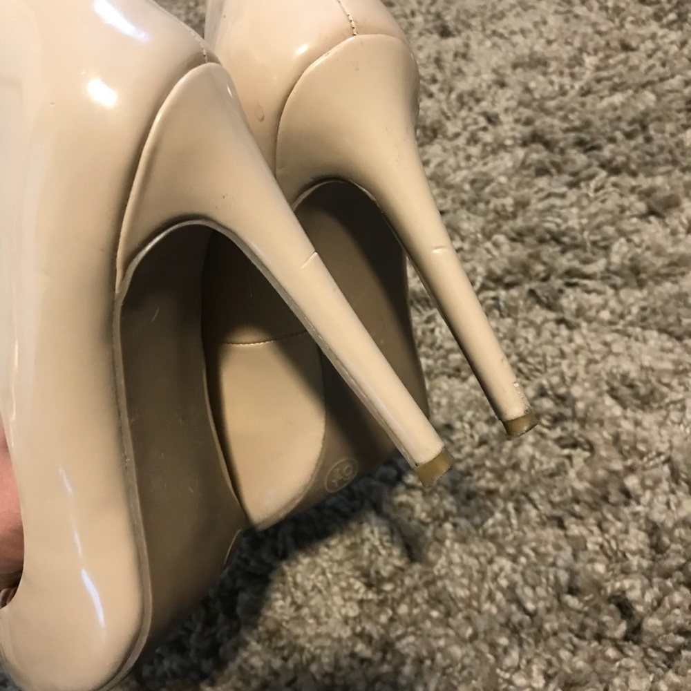 Heels - Picture 4 of 5